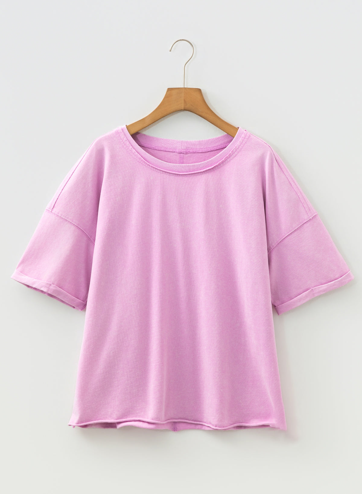 T-shirt ampia con lavaggio minerale e spalla scesa