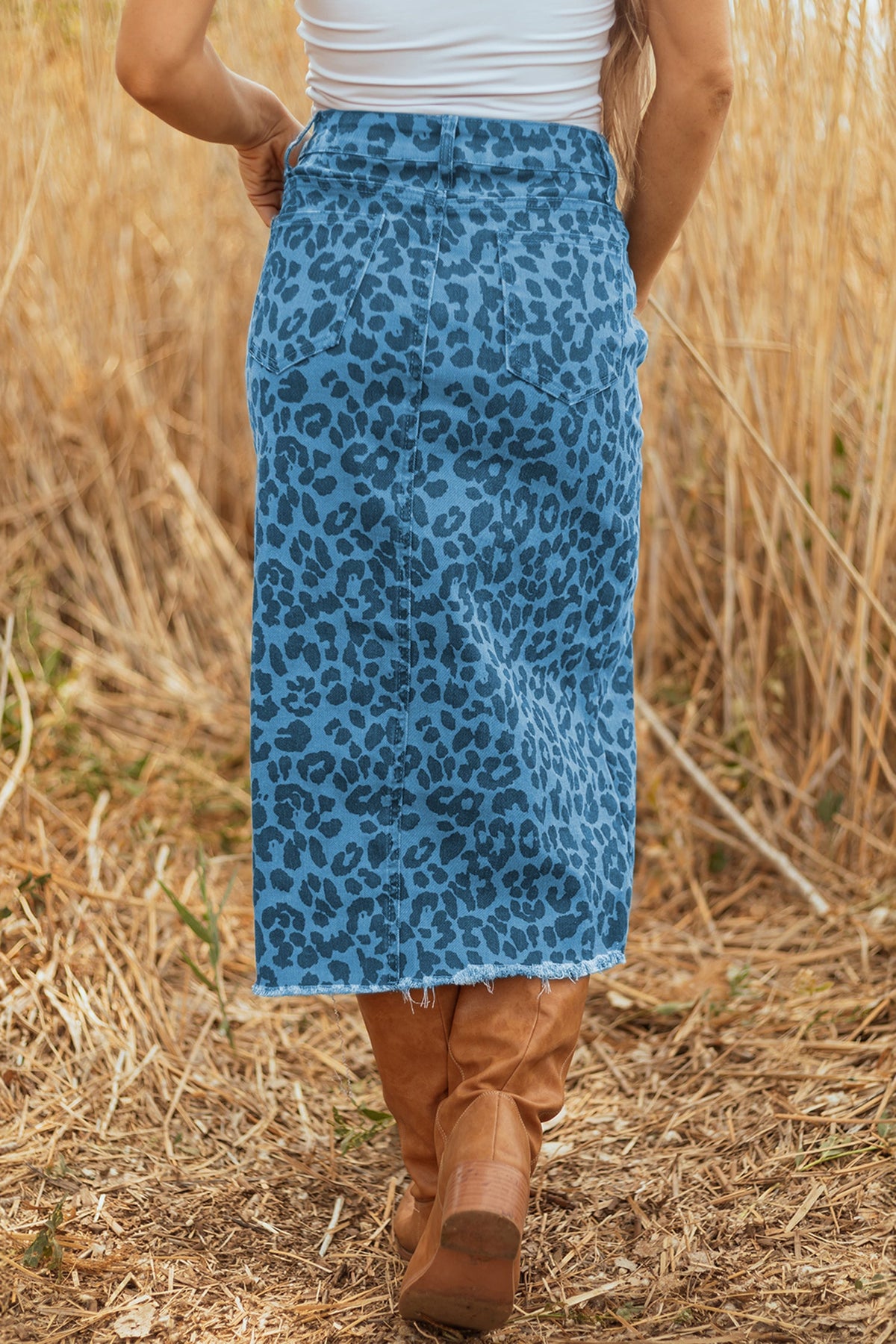 Gonna Midi in Denim Leopardata con Spacco e Orlo Sfilacciato