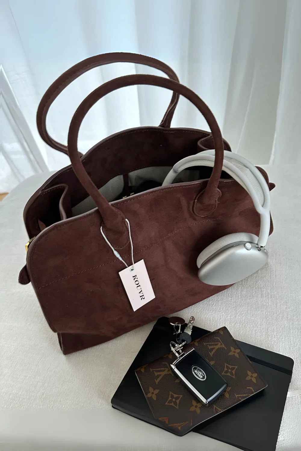Borsa Elara