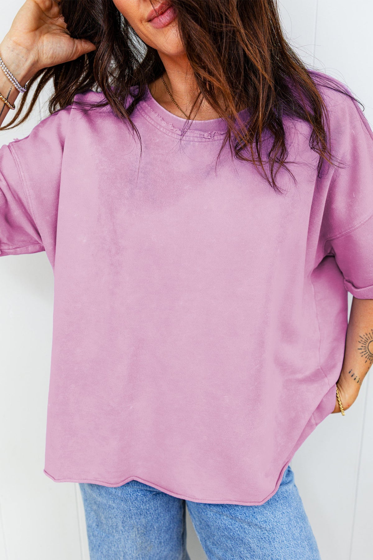 T-shirt ampia con lavaggio minerale e spalla scesa