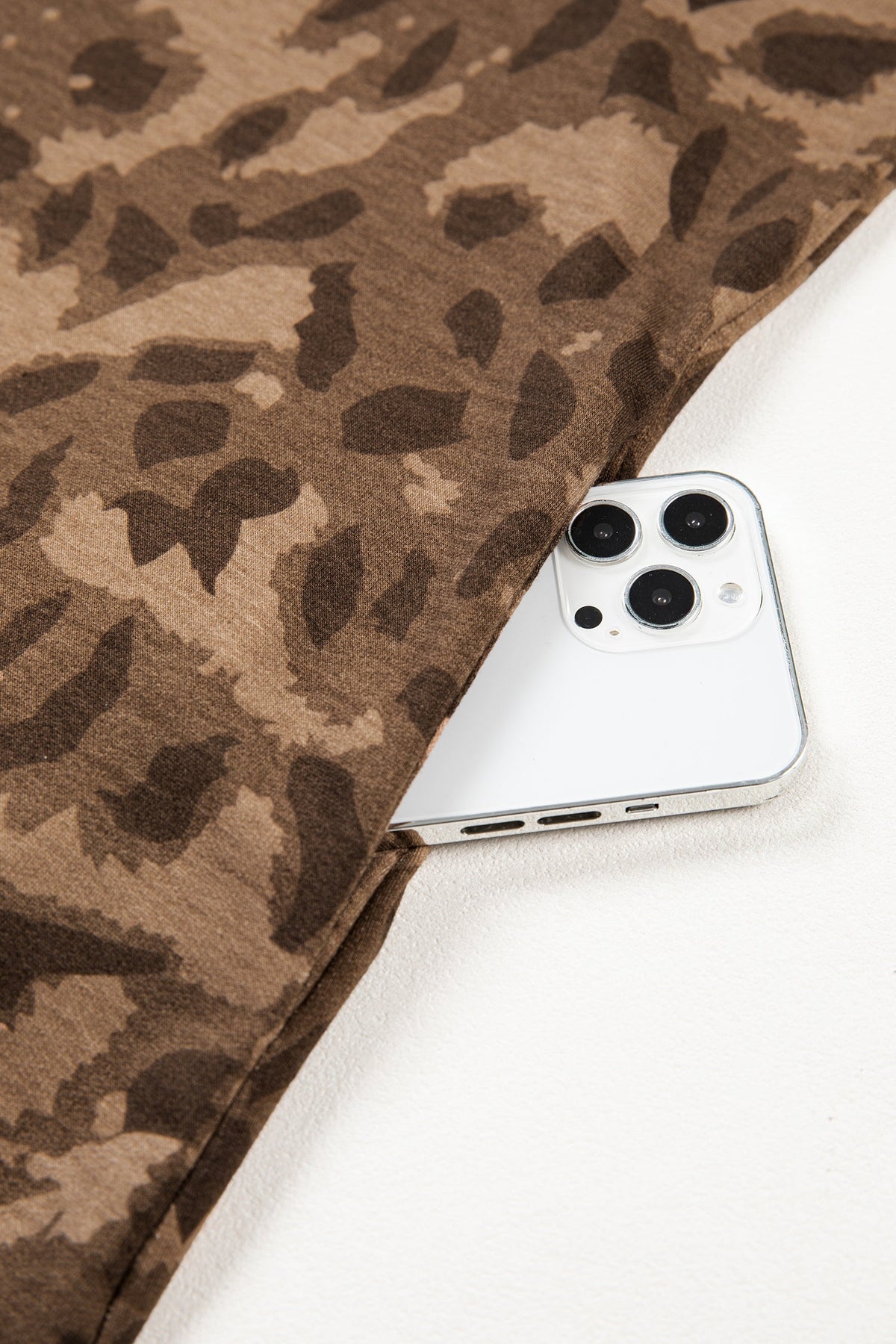 Vestito Mini a T-shirt Marrone con Stampa Leopardata e Tasche