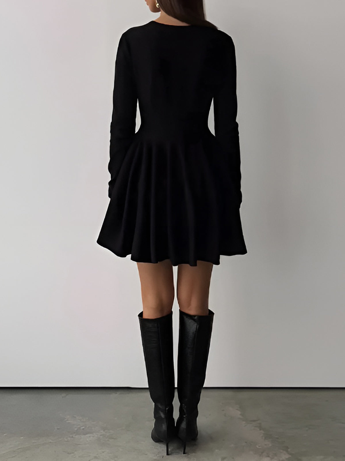 Alina | Elegante Abito Skater da Donna in Crema con Maniche Lunghe