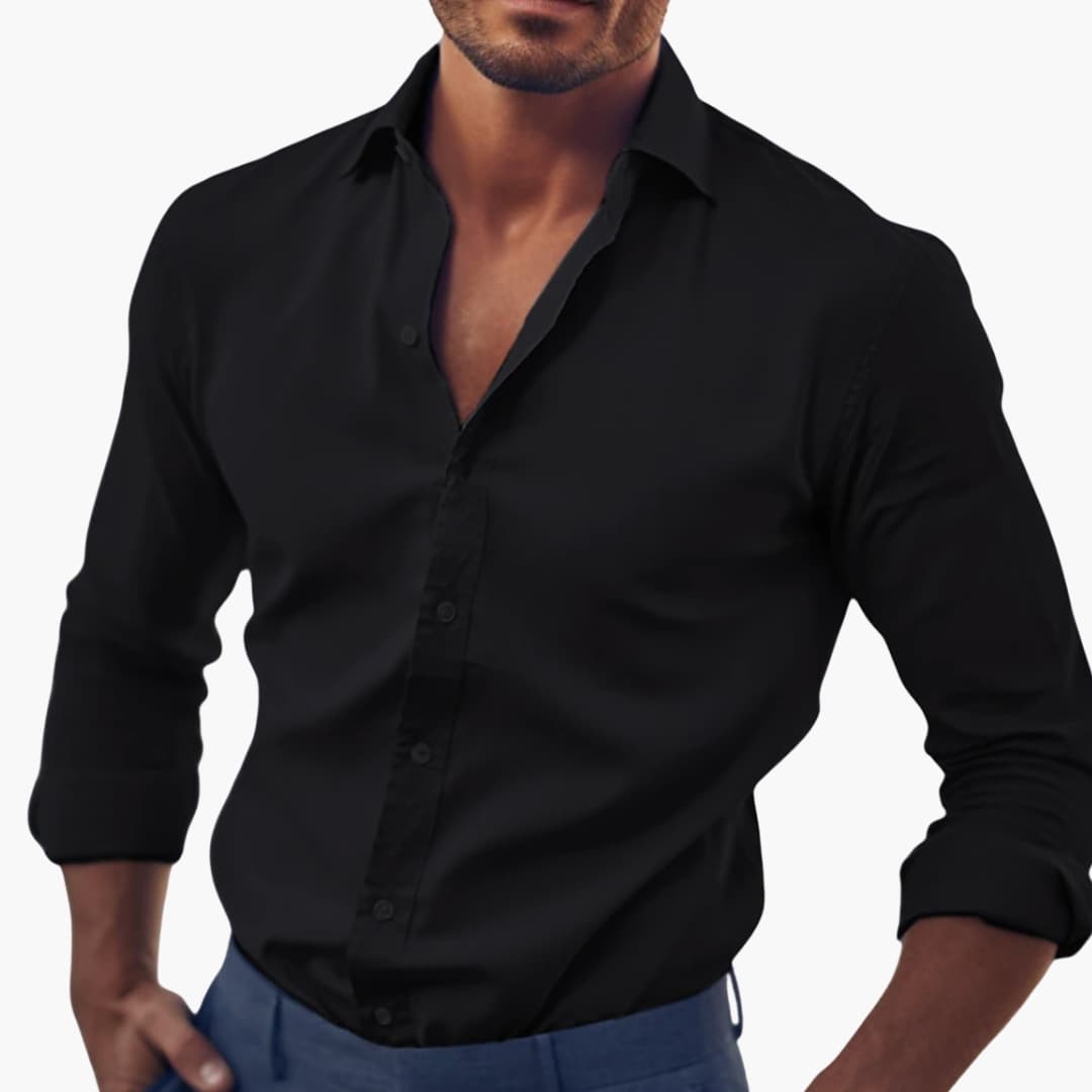 Camicia da uomo dal taglio classico con chiusura a bottoni