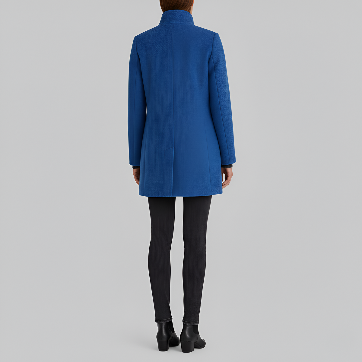 Cappotto femminile elegante dal design essenziale
