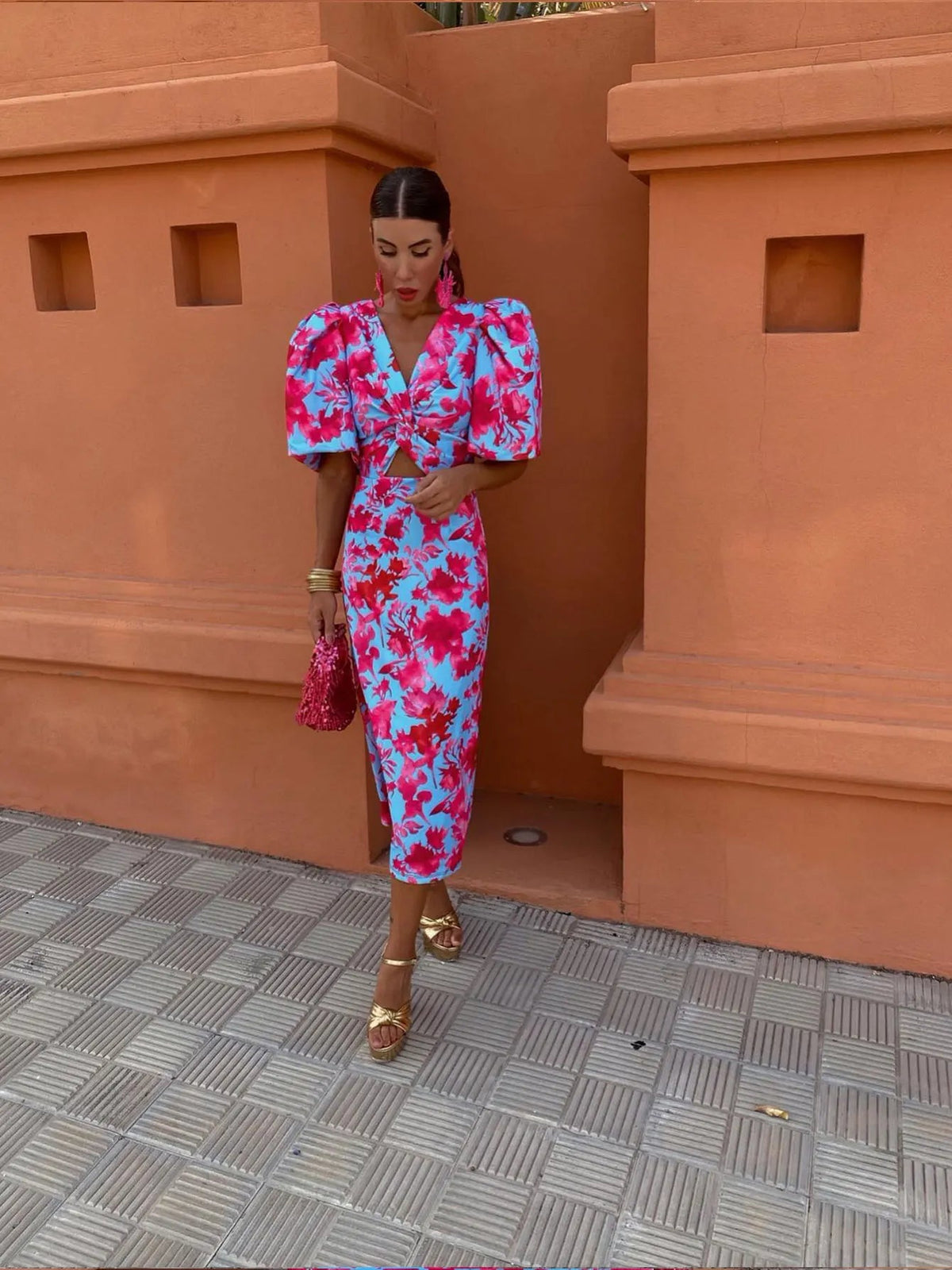 Abito da Donna Gwen – Design Audace e Colori Vibranti per un Look Estivo Chic