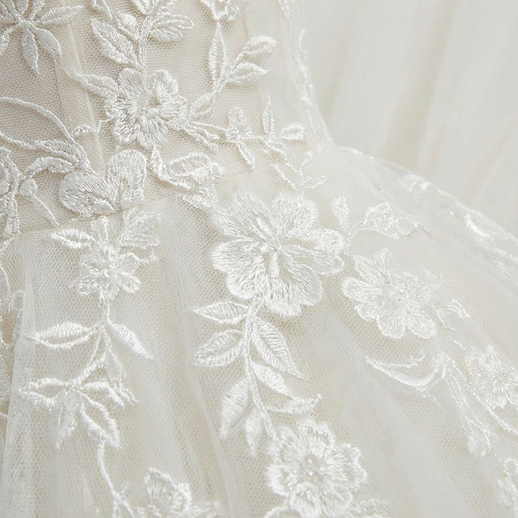 Nadina | Vestido de Novia Largo Escote en V Encaje Floral Falda Tul