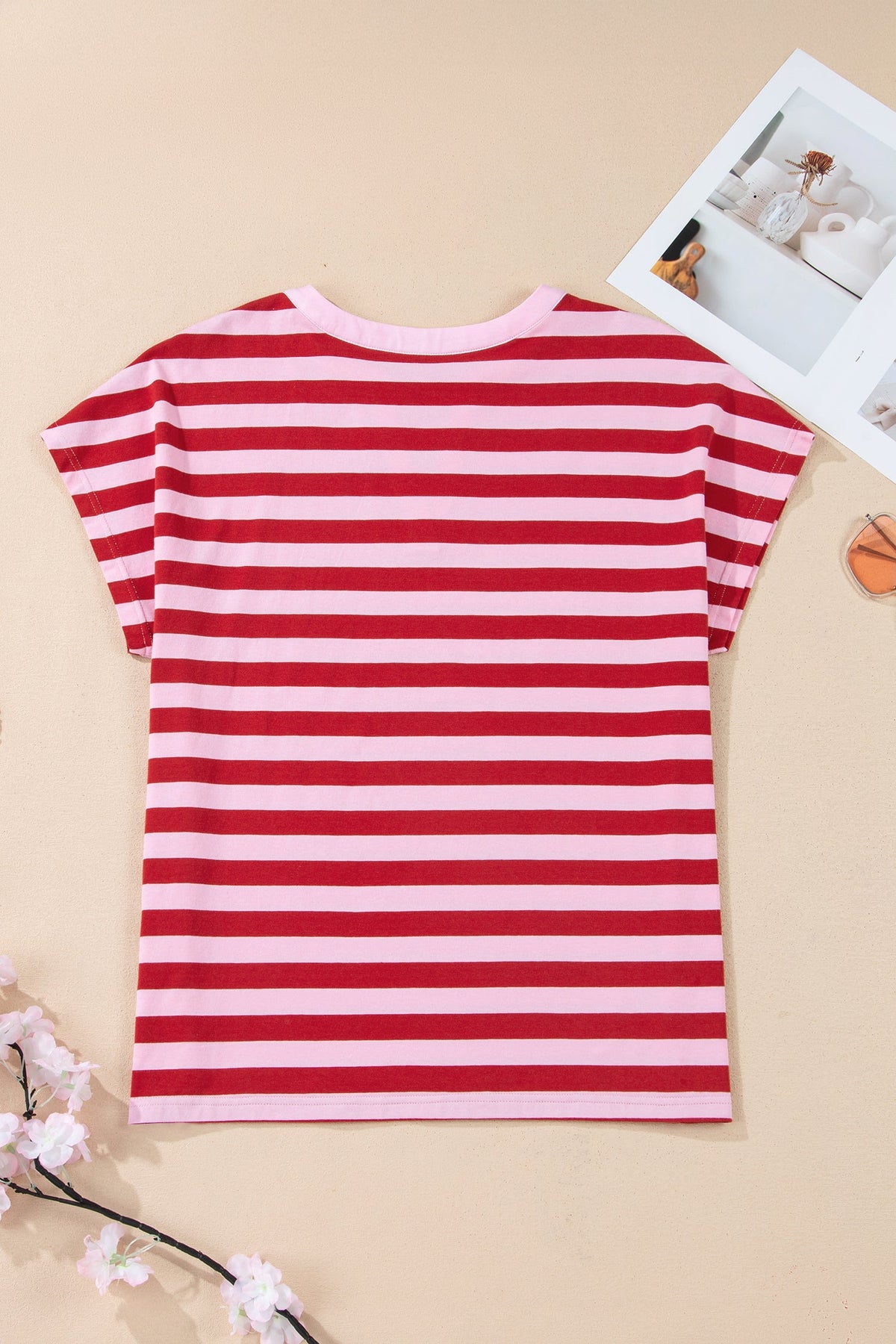 T-shirt Casual a Righe Rosa con Scollo a V