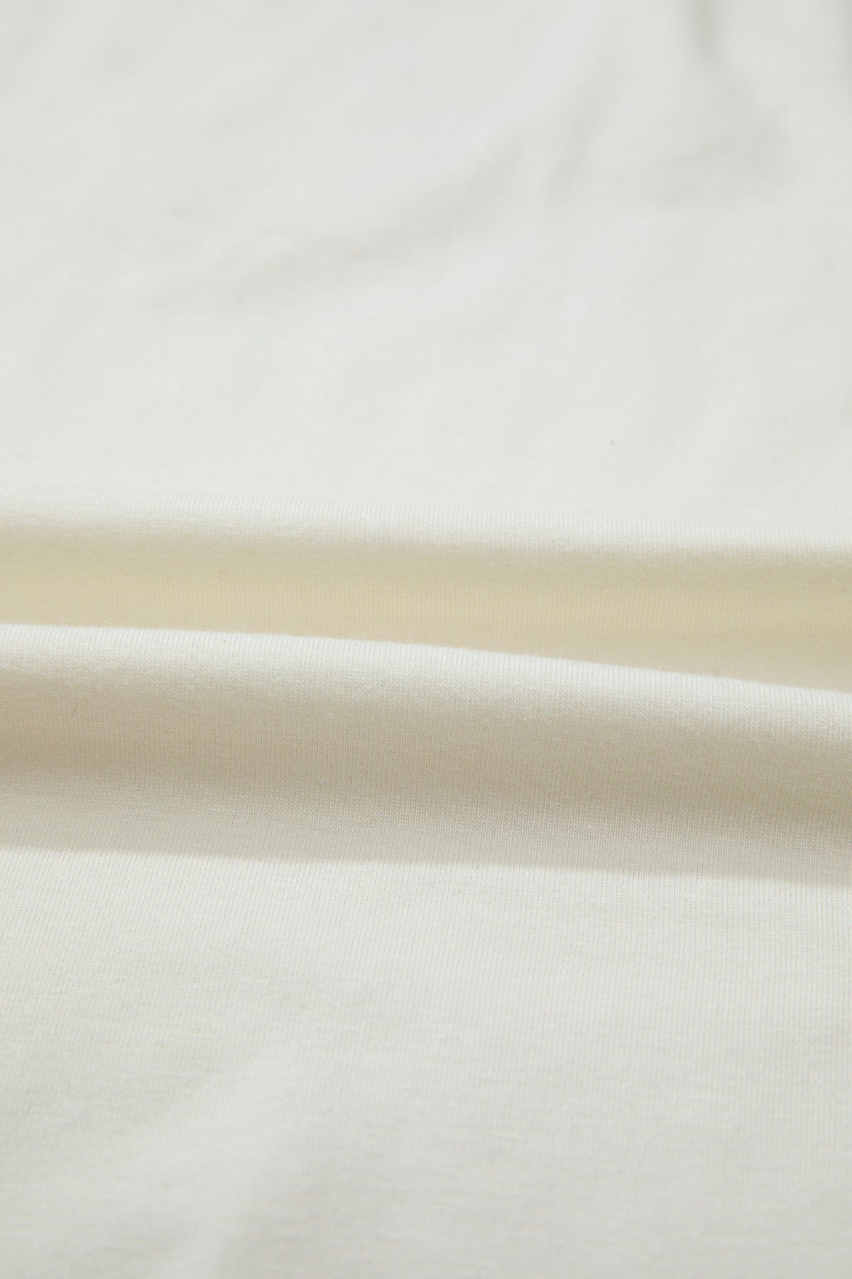 Top a Maniche Lunghe Beige con Patchwork Floreale Retro e Color Block