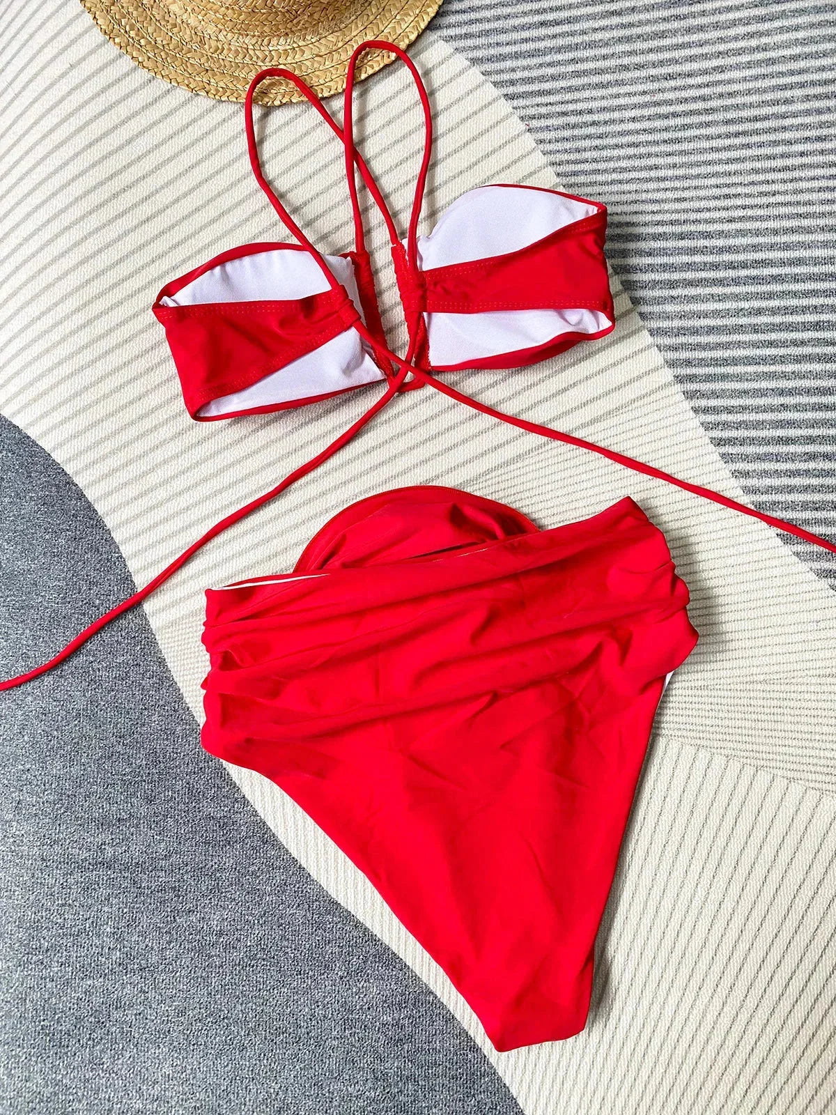 Completo bikini donna con dettagli floreali e lacci