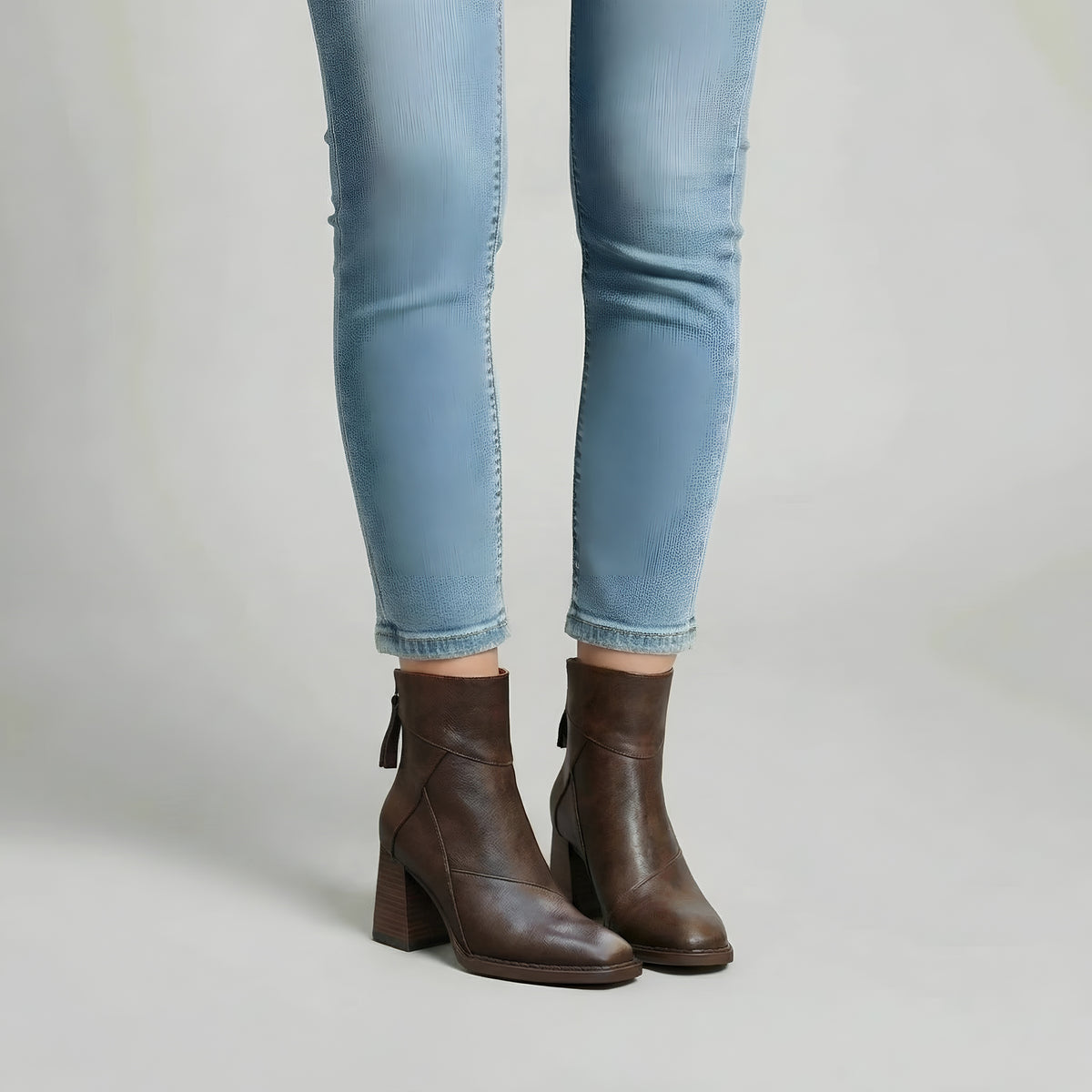 Stivaletti donna con tacco largo e zip laterale, stivali corti eleganti