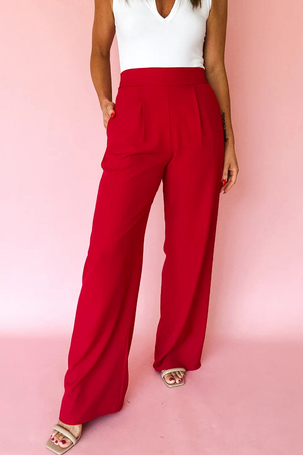 Pantaloni a Gamba Dritta con Dettagli Pieghettati e Vita Alta Elastica
