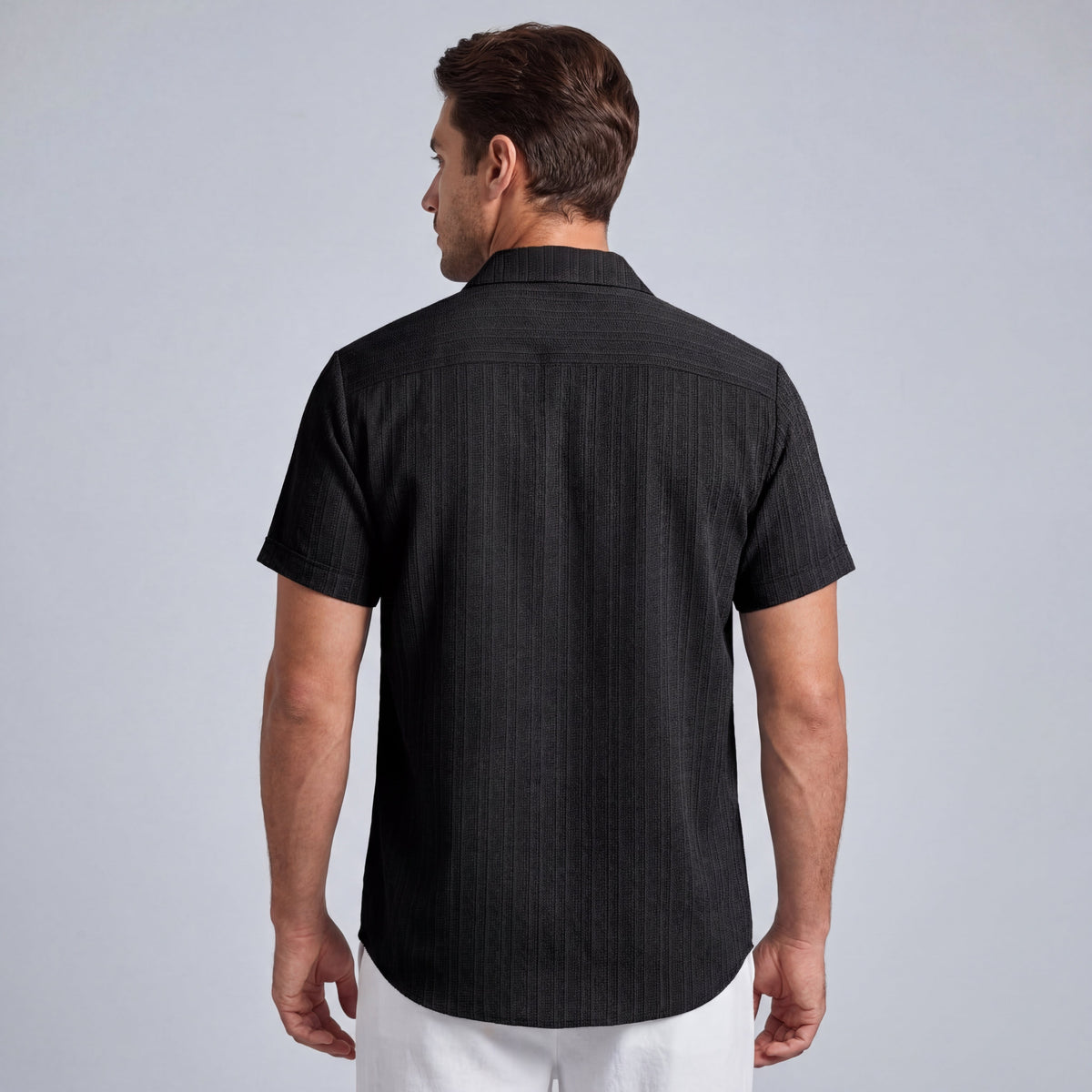 Camicia da uomo a righe a maniche corte con colletto classico