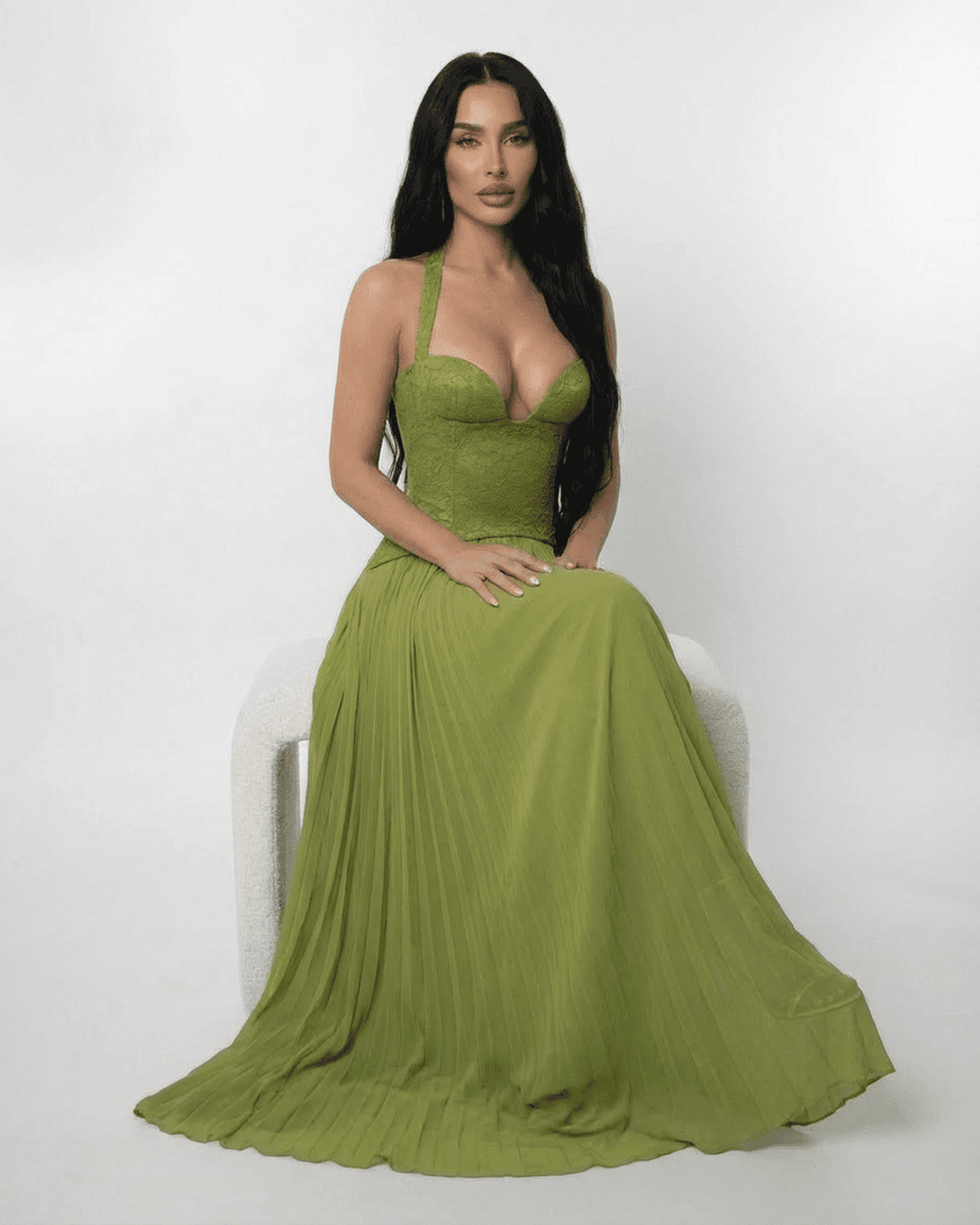 Corpetto in Pizzo e Silhouette Maxi Plissettata