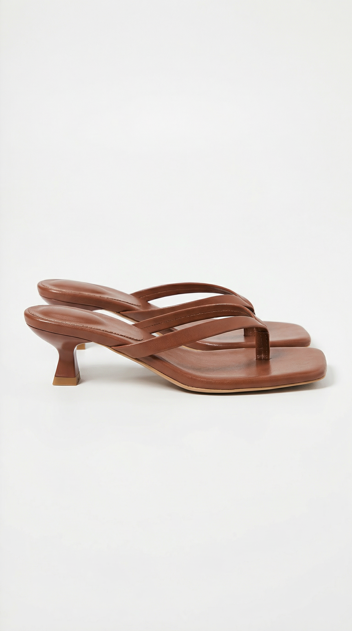 Jessica Zehentrenner-Sandalen mit Kitten-Heel