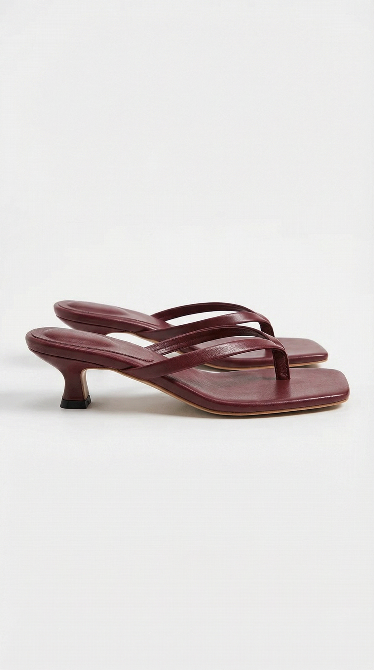 Jessica Zehentrenner-Sandalen mit Kitten-Heel
