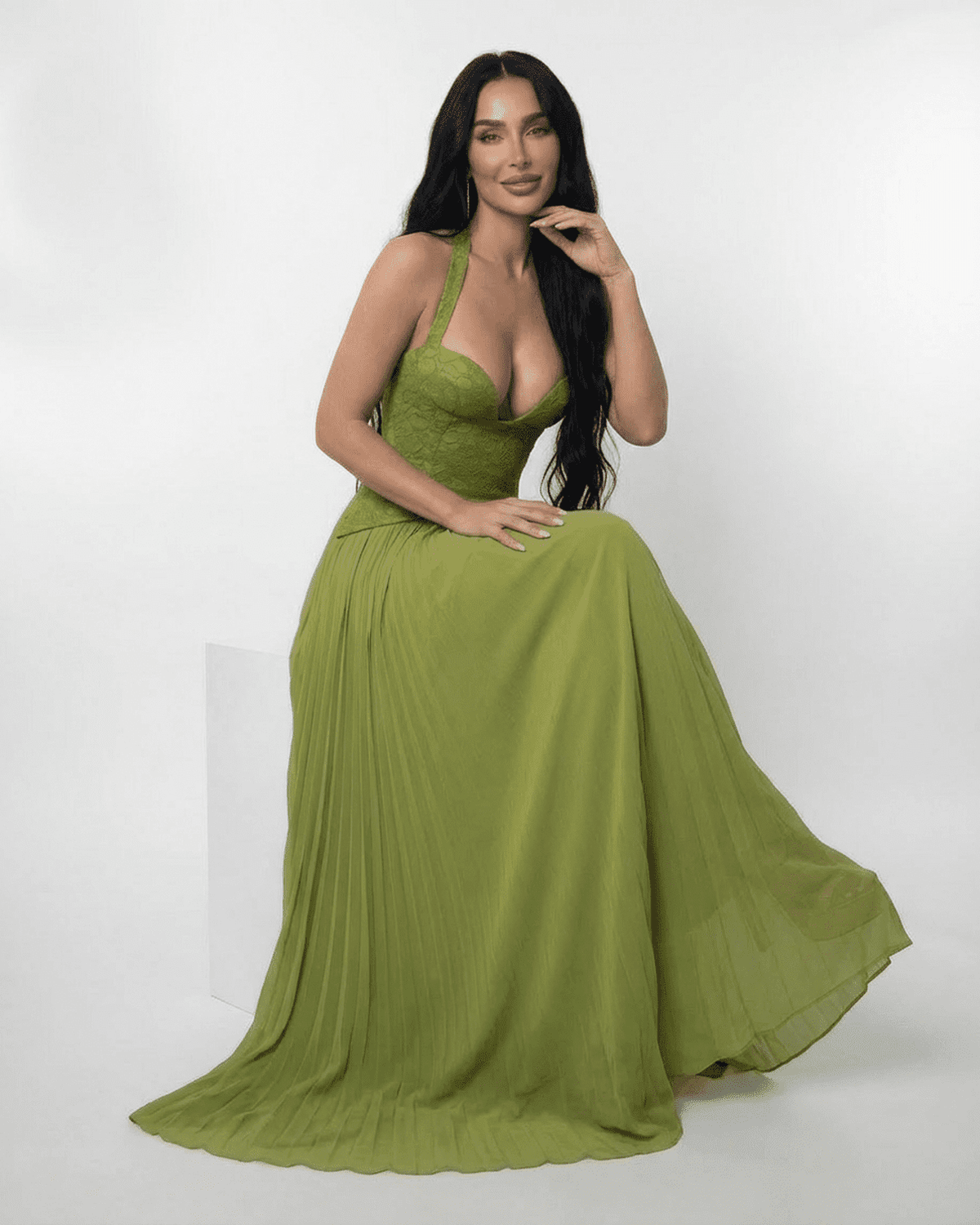 Corpetto in Pizzo e Silhouette Maxi Plissettata