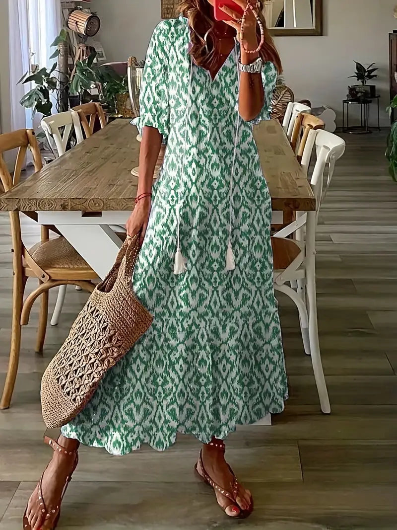 Abito Boho Charm da Donna – Elegante Vestito Estivo a Volant con Scollo a V e Motivo Ikat