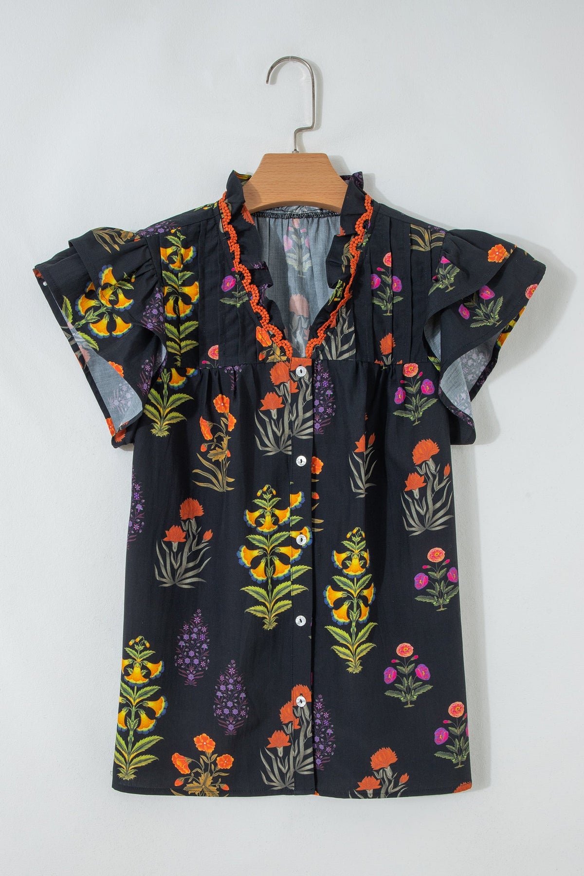 Camicia Nera a Fiori con Bordo in Pizzo e Scollo a V con Volant