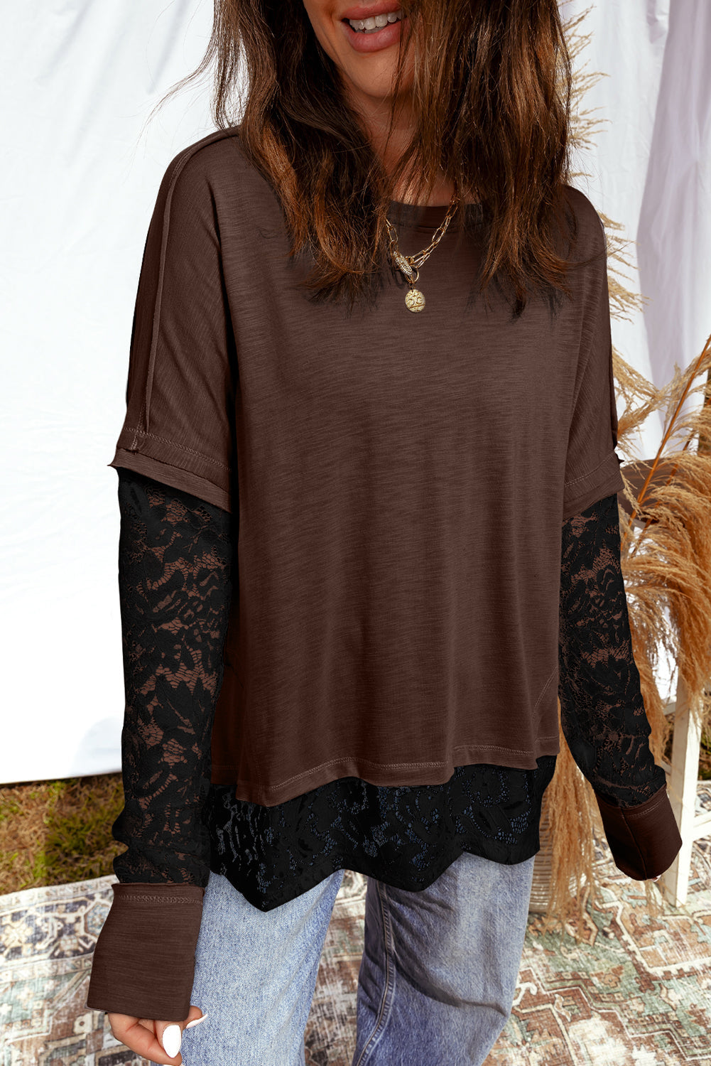 T-shirt casual a maniche lunghe con inserti in pizzo trasparente