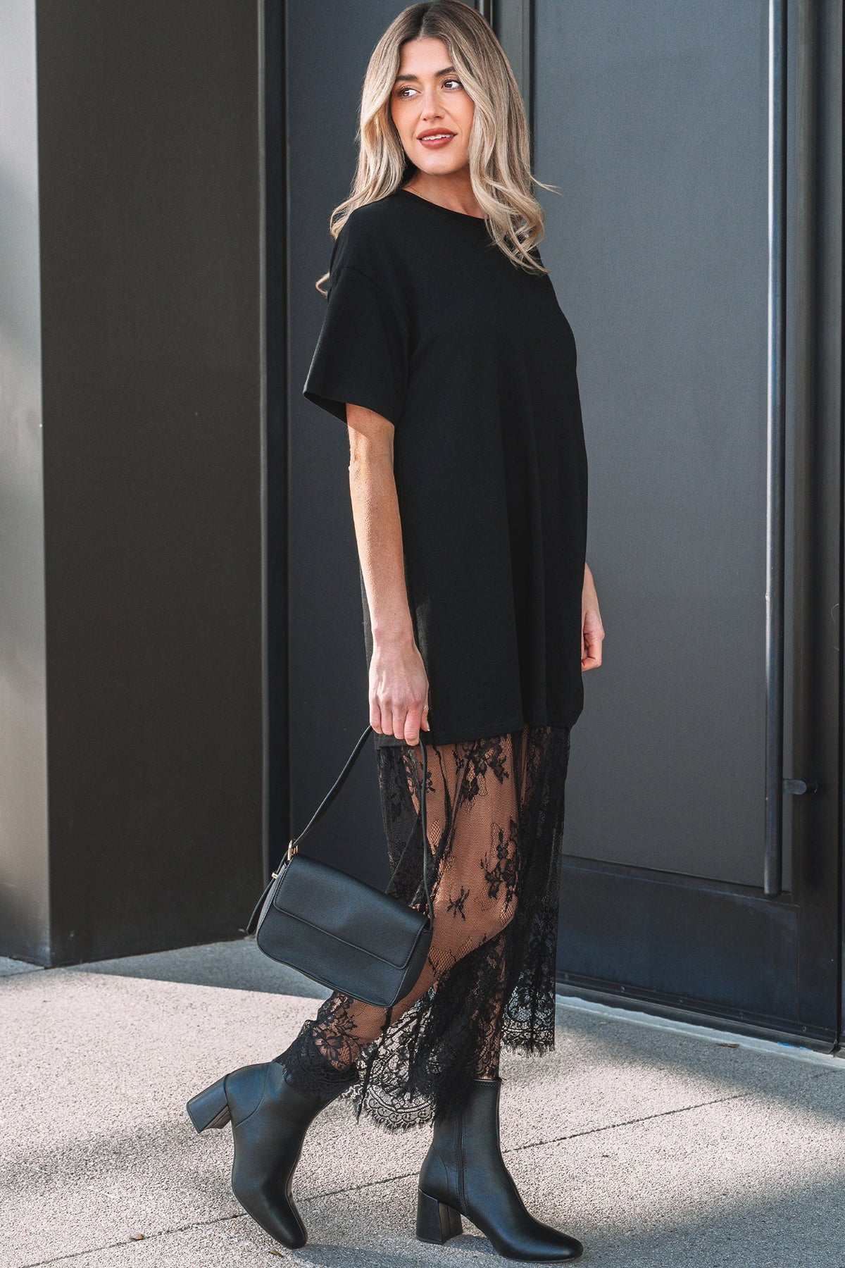 Abito Maxi Largo a Maniche Corte con Patchwork Floreale