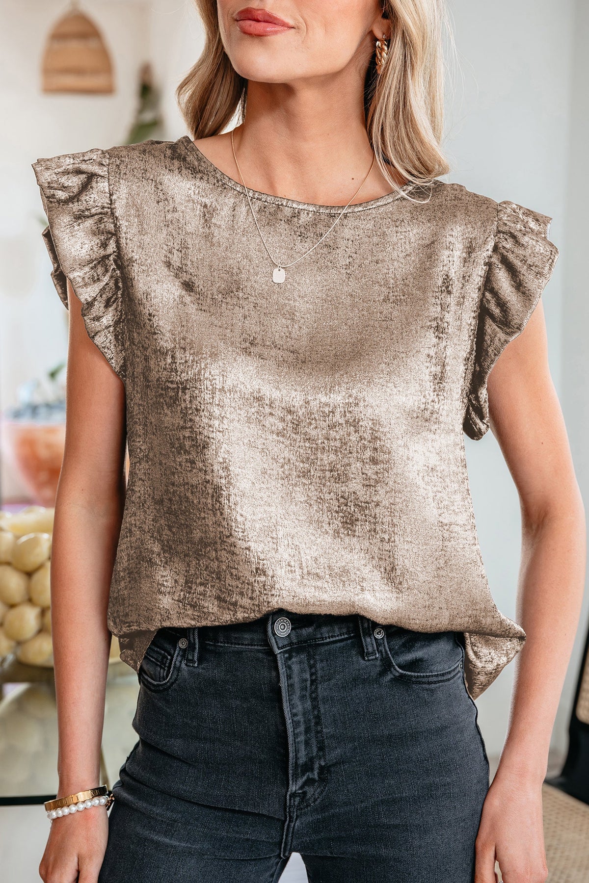 Top Smanicato Metallizzato Oro con Scollo Rotondo e Volant