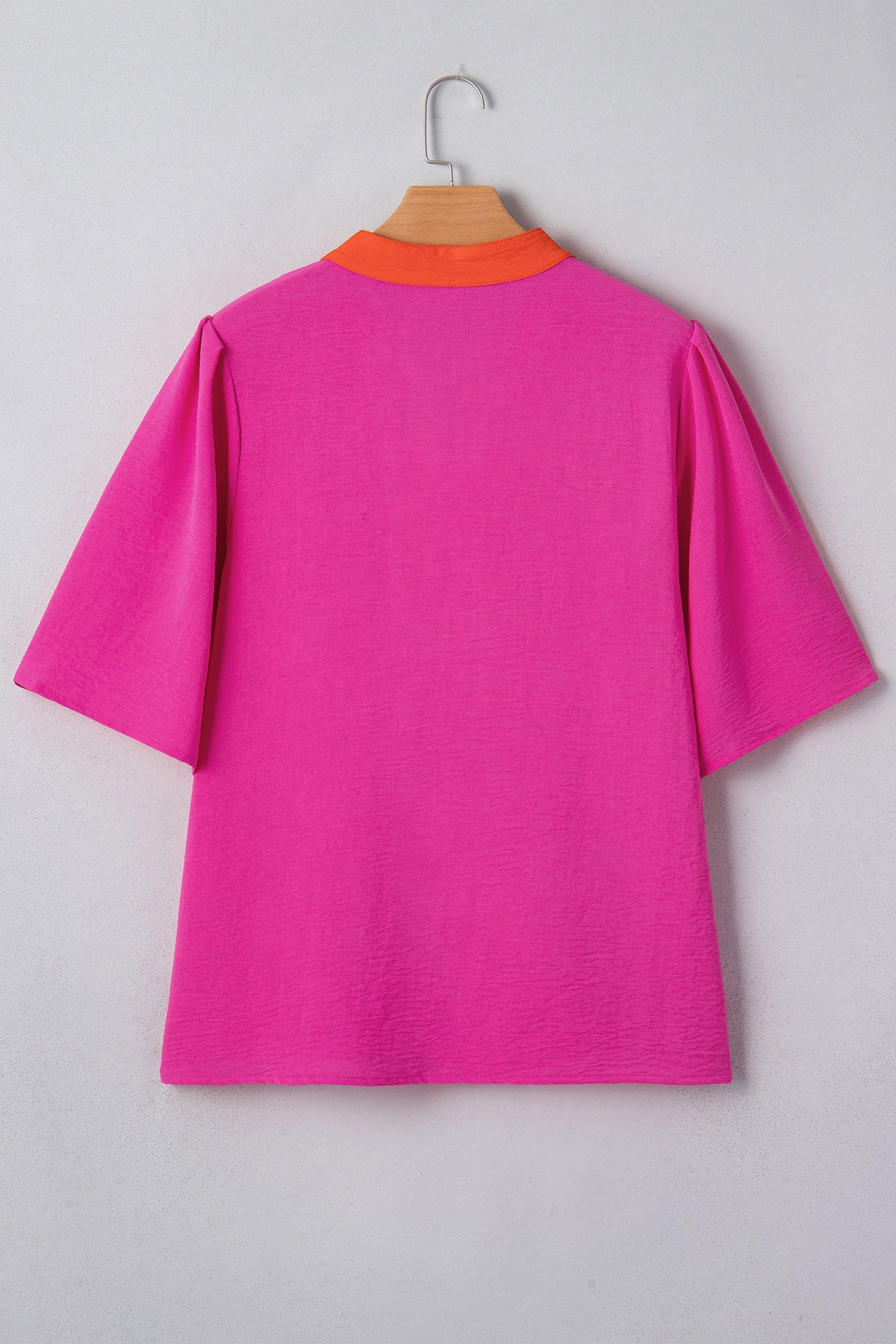 Top a Maniche Corte Ampie con Scollo a V Color Block Rosso Rosa