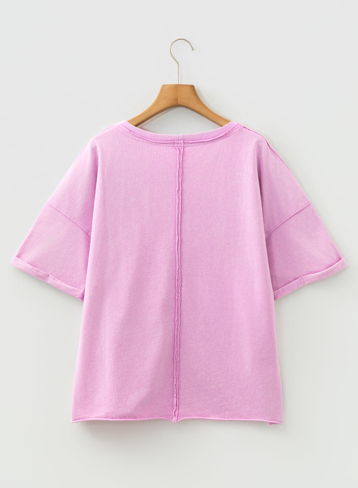 T-shirt ampia con lavaggio minerale e spalla scesa