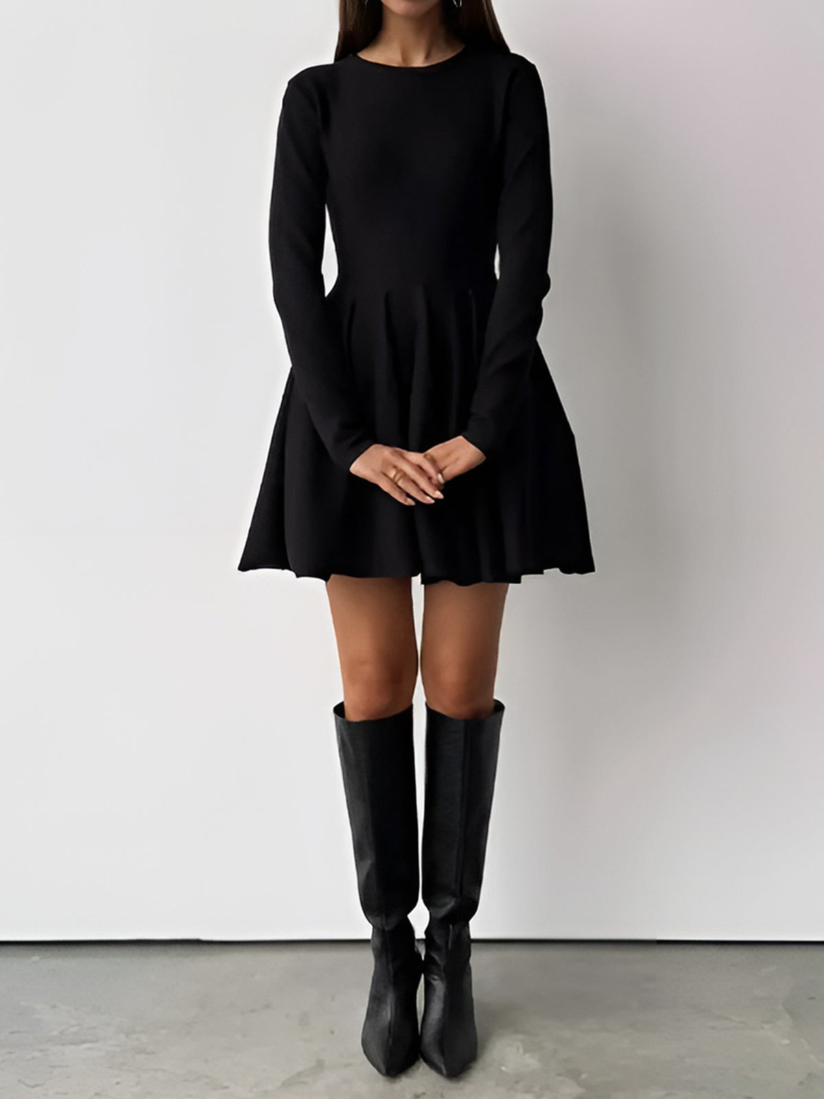 Alina | Elegante Abito Skater da Donna in Crema con Maniche Lunghe