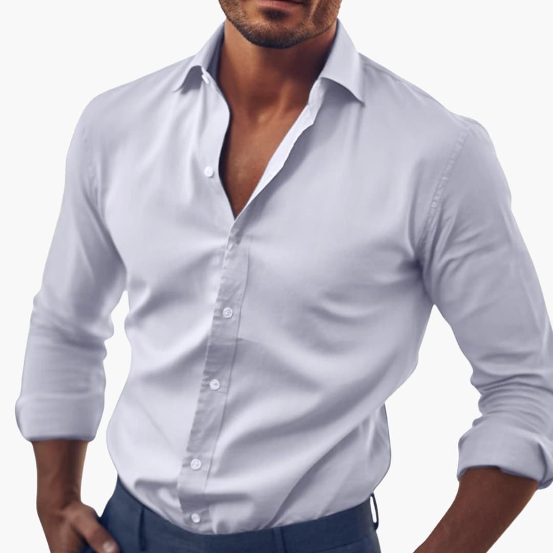 Camicia da uomo dal taglio classico con chiusura a bottoni