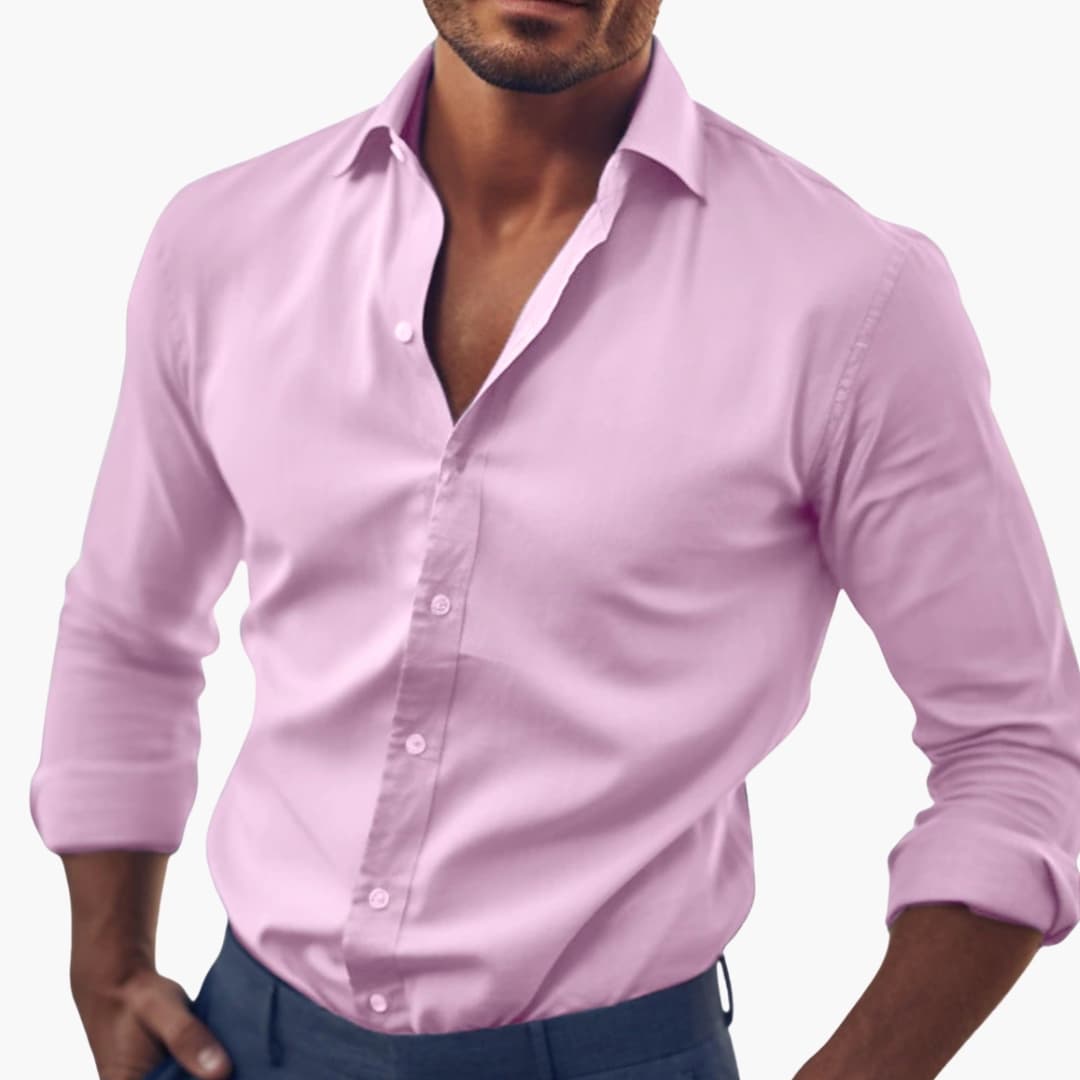 Camicia da uomo dal taglio classico con chiusura a bottoni