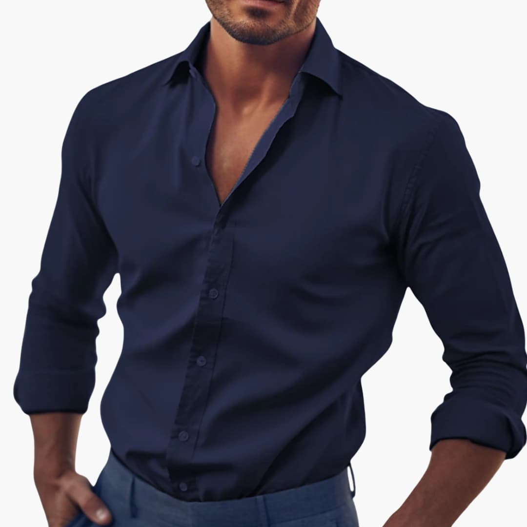 Camicia da uomo dal taglio classico con chiusura a bottoni