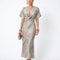 Abito midi verde aderente con scollo a V da donna