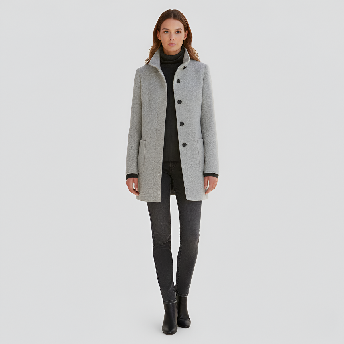 Cappotto femminile elegante dal design essenziale