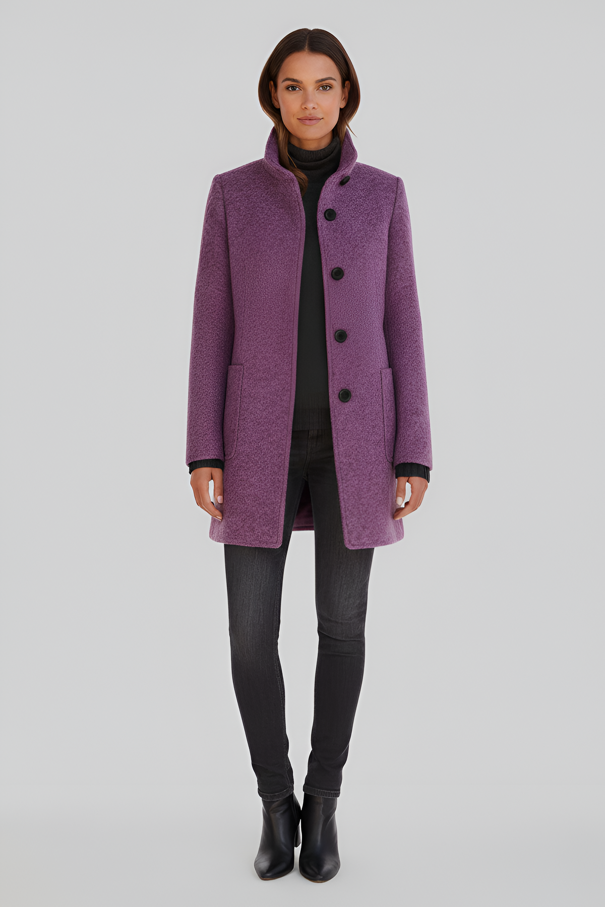 Cappotto femminile elegante dal design essenziale
