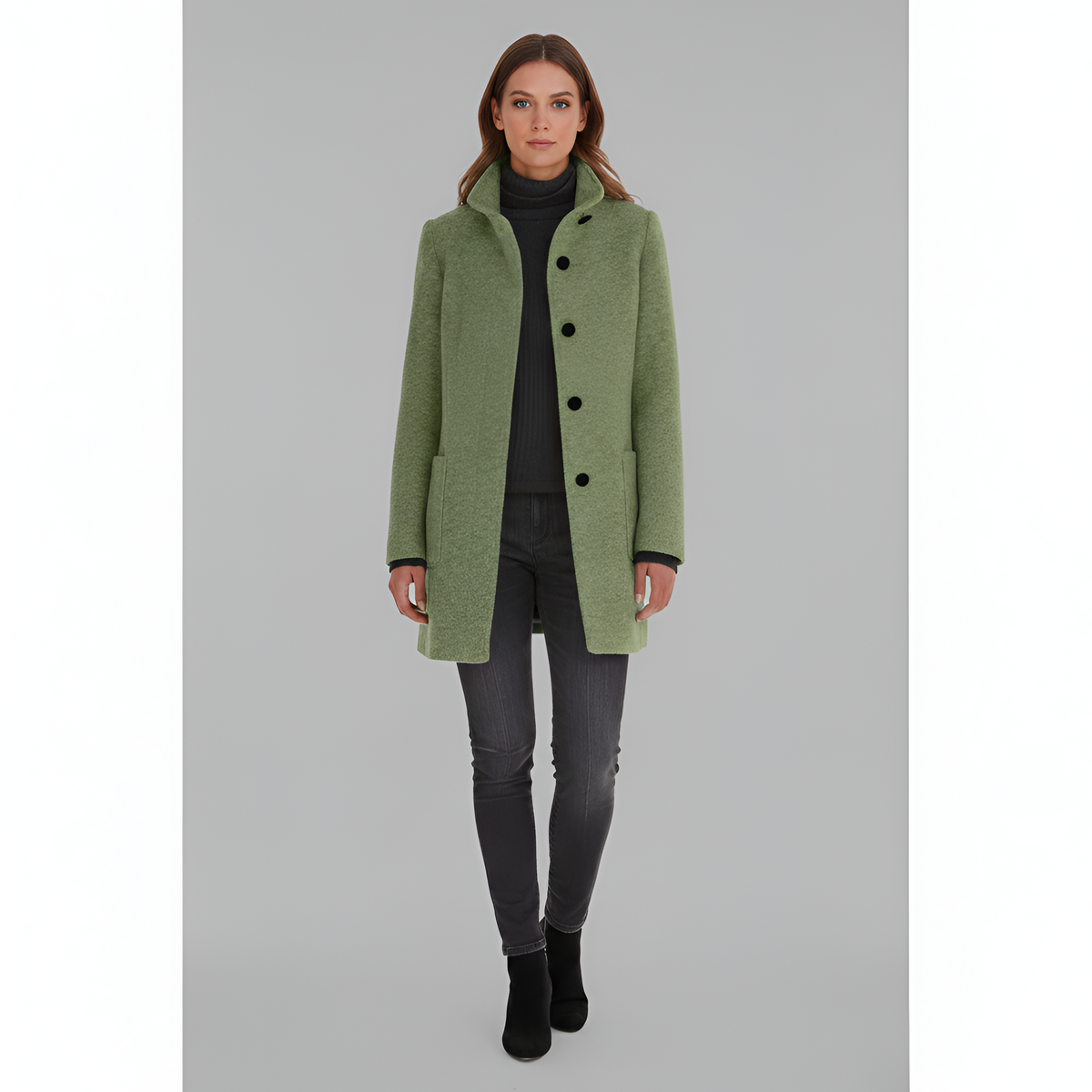 Cappotto femminile elegante dal design essenziale