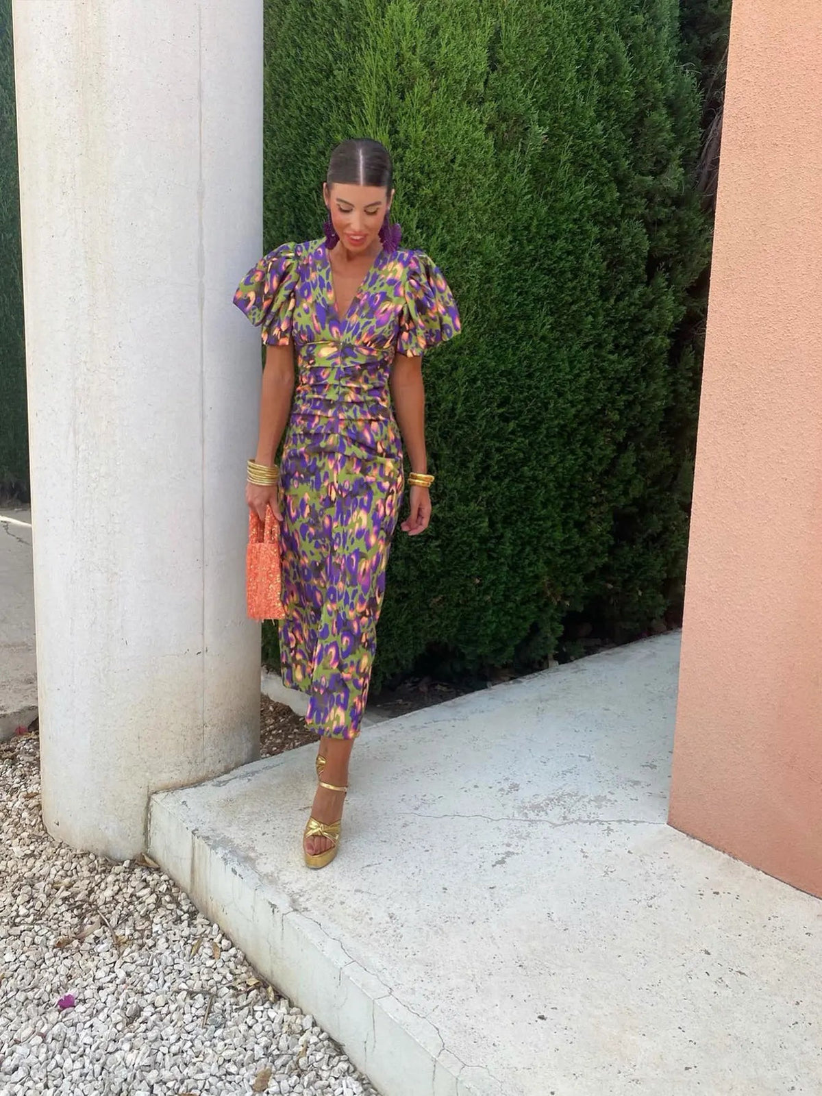 Abito da Donna Gwen – Design Audace e Colori Vibranti per un Look Estivo Chic