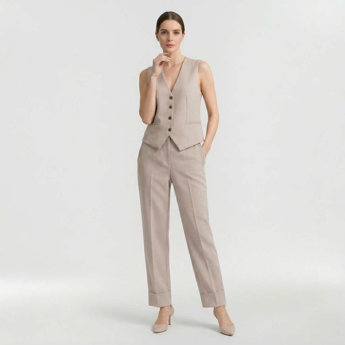 Completo pantalone con gilet senza maniche da donna elegante