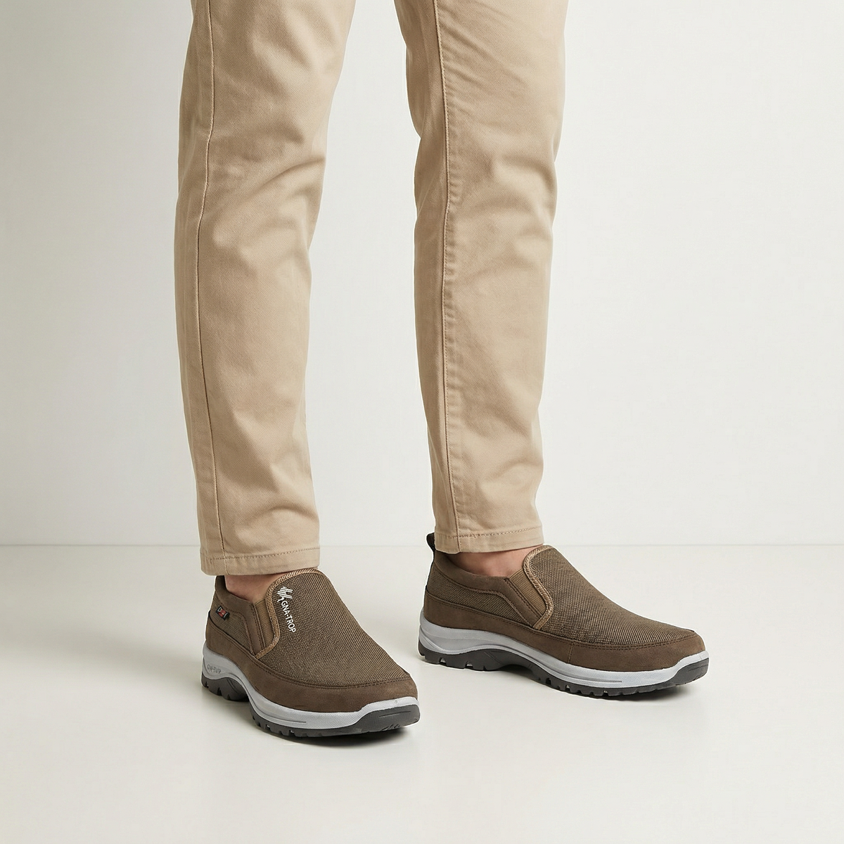 Scarpe Uomo Slip On Casual in Tessuto Traspirante con Suola Antiscivolo Outdoor
