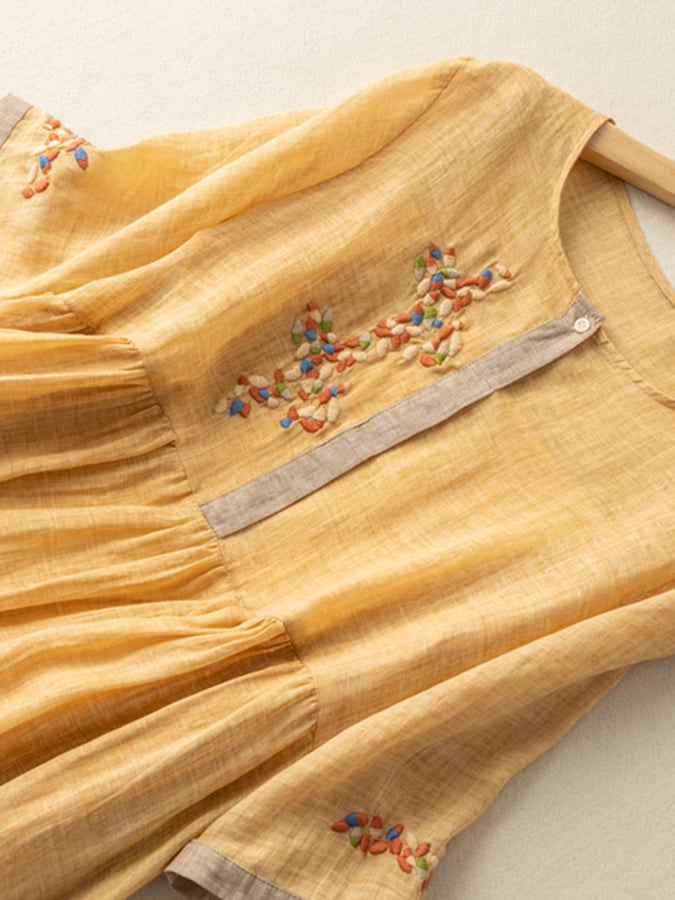 Abito Ricamato in Cotone e Lino con Design Etnico e Vestibilità Comoda
