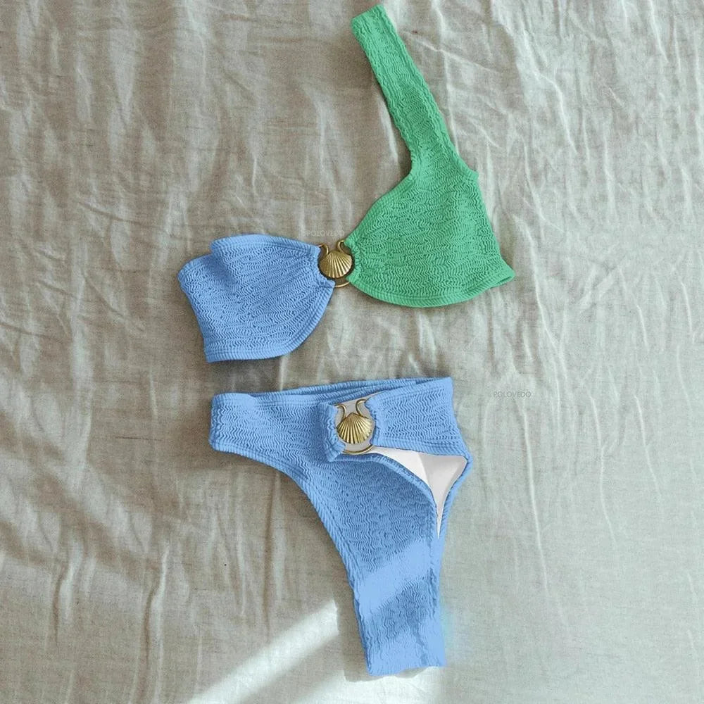 Bikini donna asimmetrico con finitura testurizzata e anello