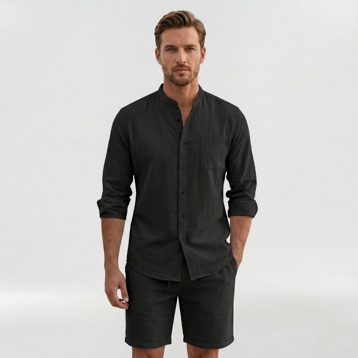 Completo uomo camicia e shorts relaxed fit per uno stile casual estivo