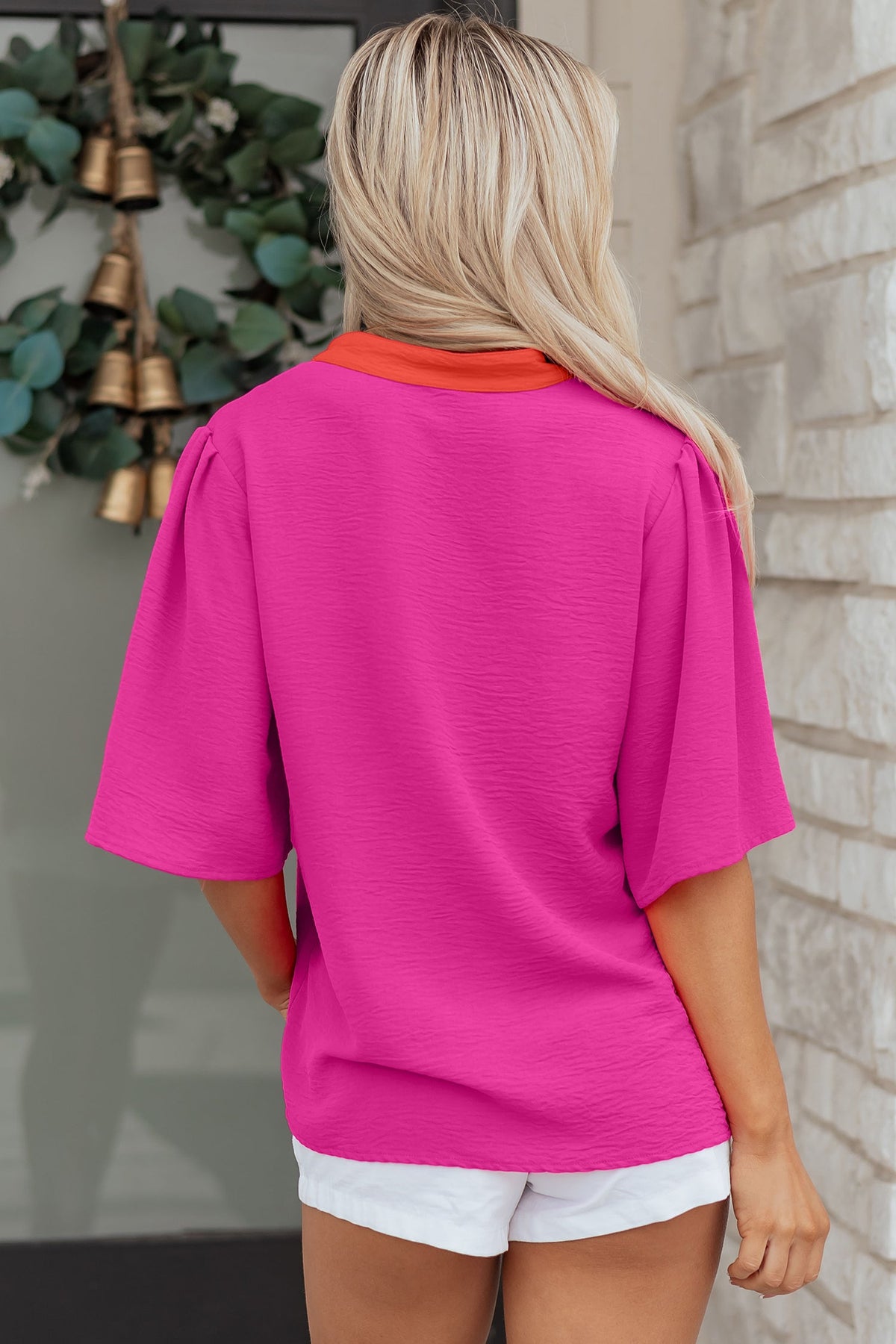 Top a Maniche Corte Ampie con Scollo a V Color Block Rosso Rosa