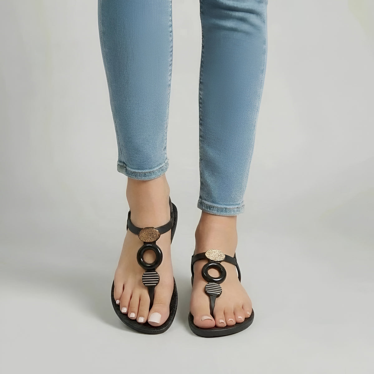 Sandali infradito donna flat con cinturino e decorazioni casual estive