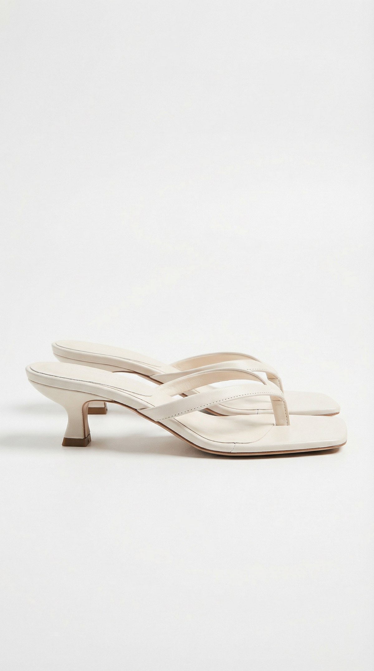 Jessica Zehentrenner-Sandalen mit Kitten-Heel