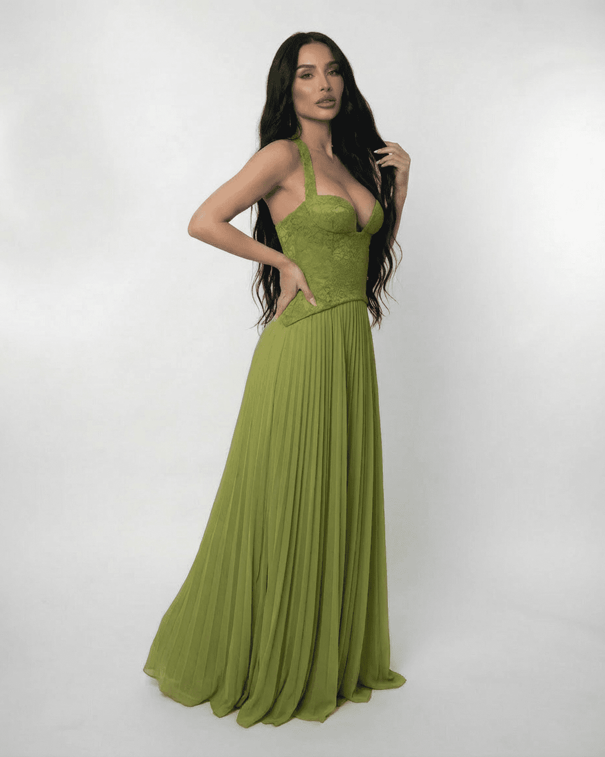 Corpetto in Pizzo e Silhouette Maxi Plissettata