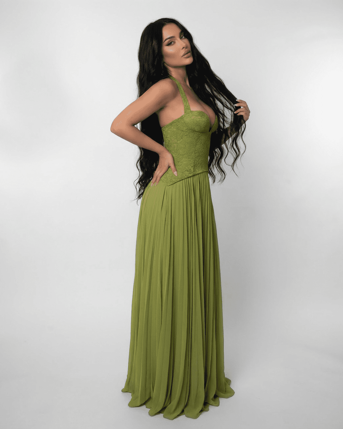 Corpetto in Pizzo e Silhouette Maxi Plissettata